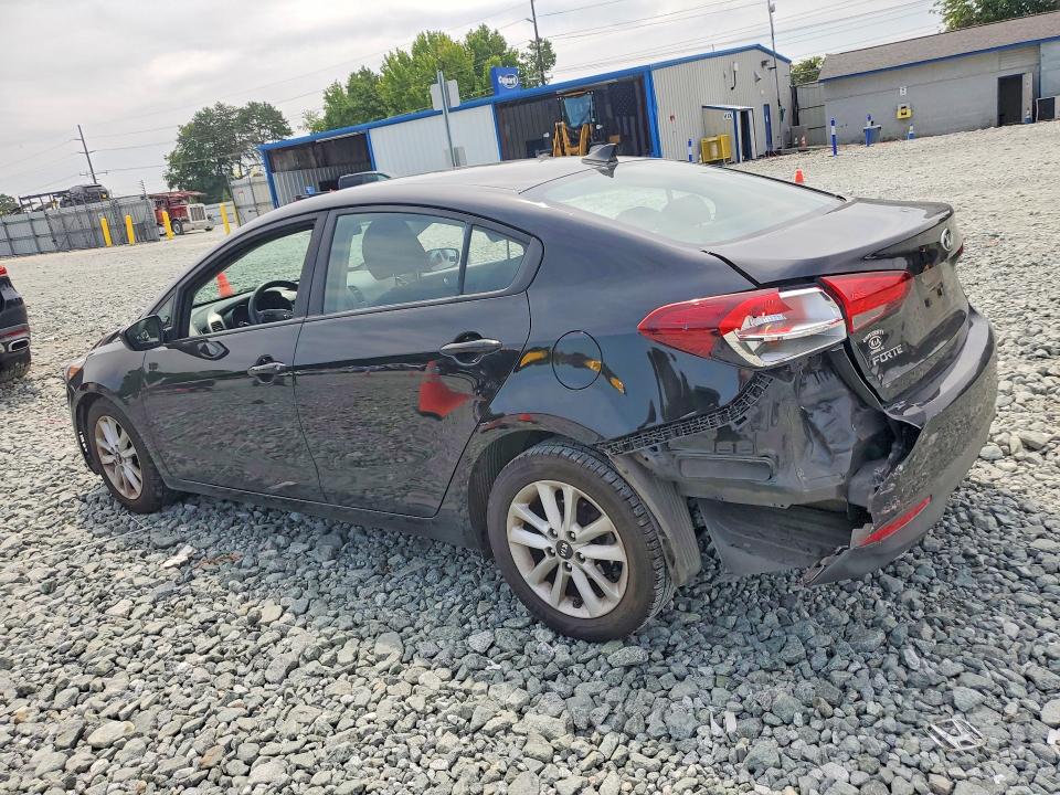 Снимка 2 от търг – 2017 KIA FORTE с VIN 3KPFL4A78HE009813