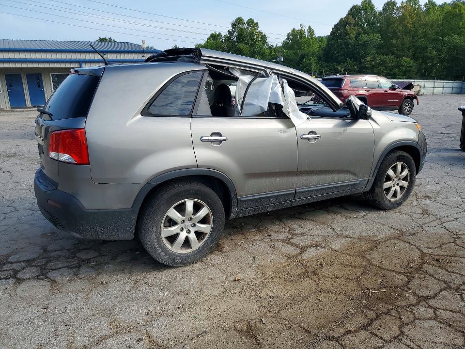 Photo 3 from auction – 2012 KIA SORENTO with VIN 5XYKT3A17CG303851