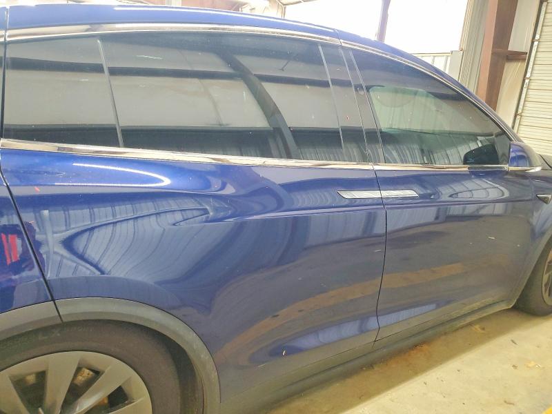 Photo 10 from auction – 2018 TESLA MODEL X with VIN 5YJXCBE27JF100935