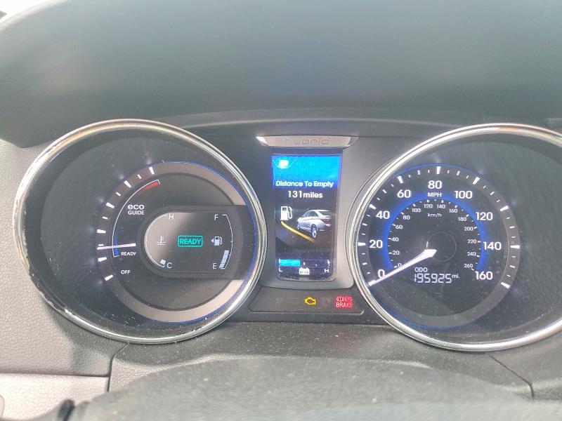 Photo 9 from auction – 2012 HYUNDAI SONATA with VIN KMHEC4A47CA054329