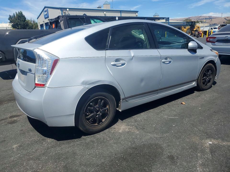 Photo 3 from auction – 2011 TOYOTA PRIUS with VIN JTDKN3DU9B0268105