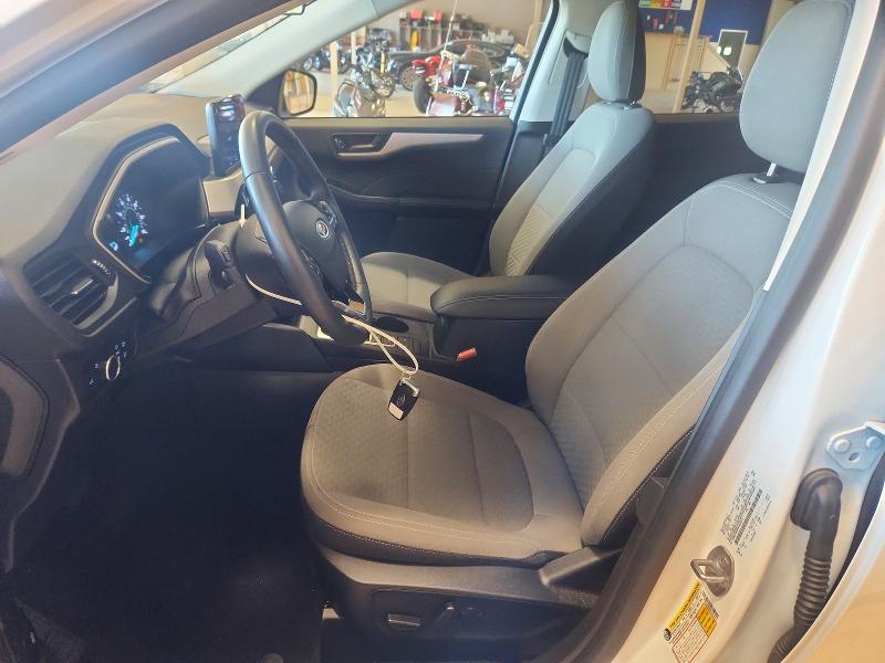 Photo 7 from auction – 2022 FORD ESCAPE with VIN 1FMCU9G69NUC03013
