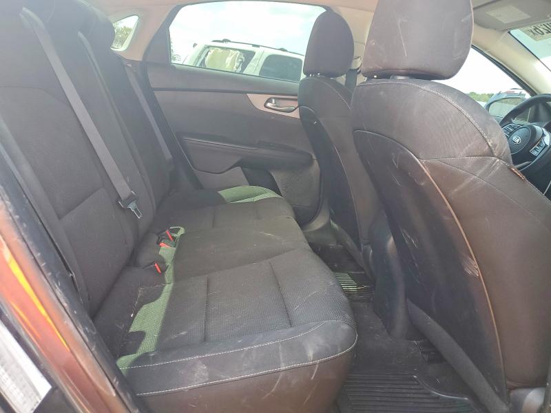 Photo 10 from auction – 2021 KIA FORTE with VIN 3KPF24AD1ME349419