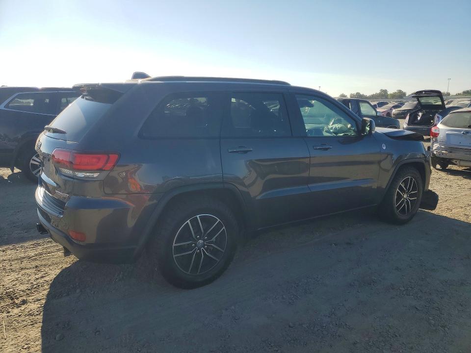 Снимка 3 от търг – 2018 JEEP GRAND CHEROKEE с VIN 1C4RJFLGXJC389049