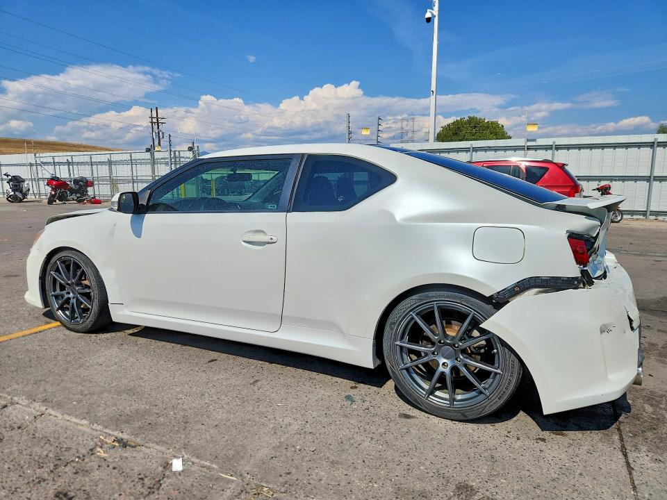 Photo 2 from auction – 2015 SCION TC with VIN JTKJF5C72FJ013546