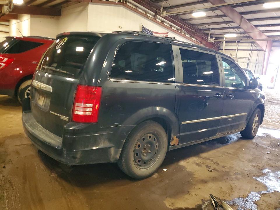 Photo 3 from auction – 2010 CHRYSLER TOWN & COUNTRY with VIN 2A4RR8D1XAR422809