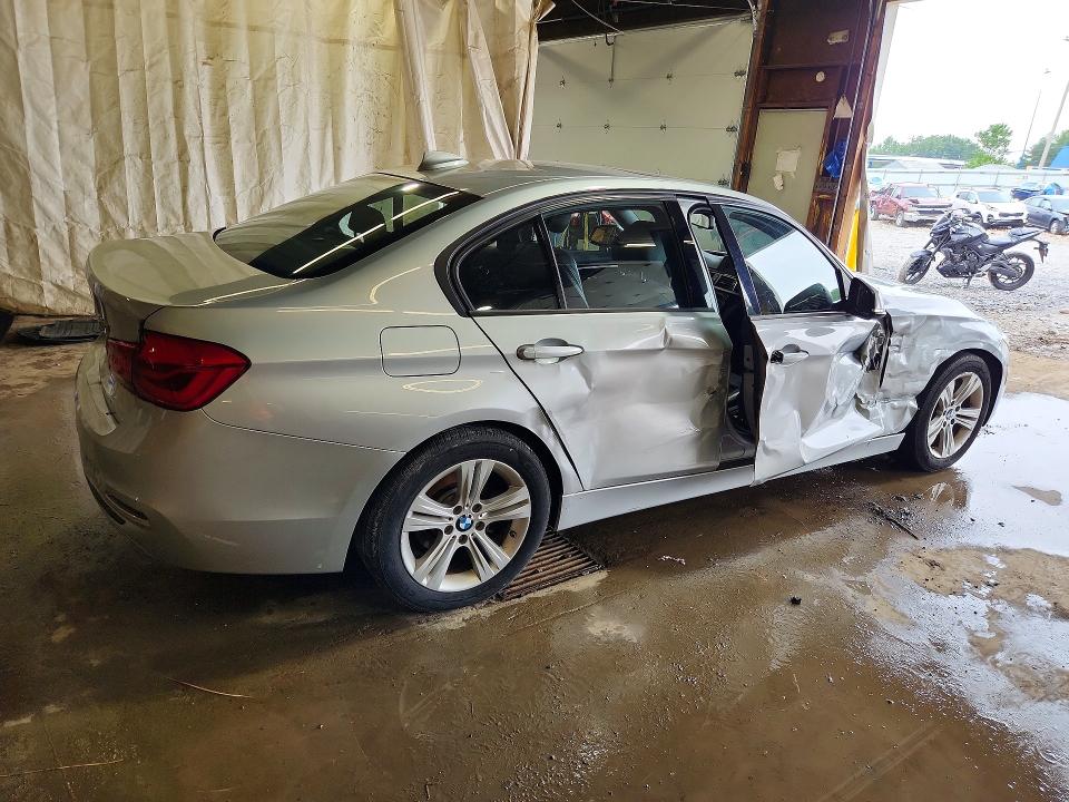 Photo 3 from auction – 2016 BMW 328 with VIN WBA8E3G55GNT76050