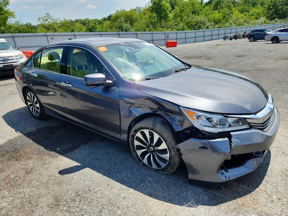 Photo 4 from auction – 2017 HONDA ACCORD with VIN JHMCR6F51HC023286