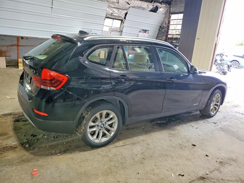 Photo 3 from auction – 2015 BMW X1 with VIN WBAVL1C54FVY25056
