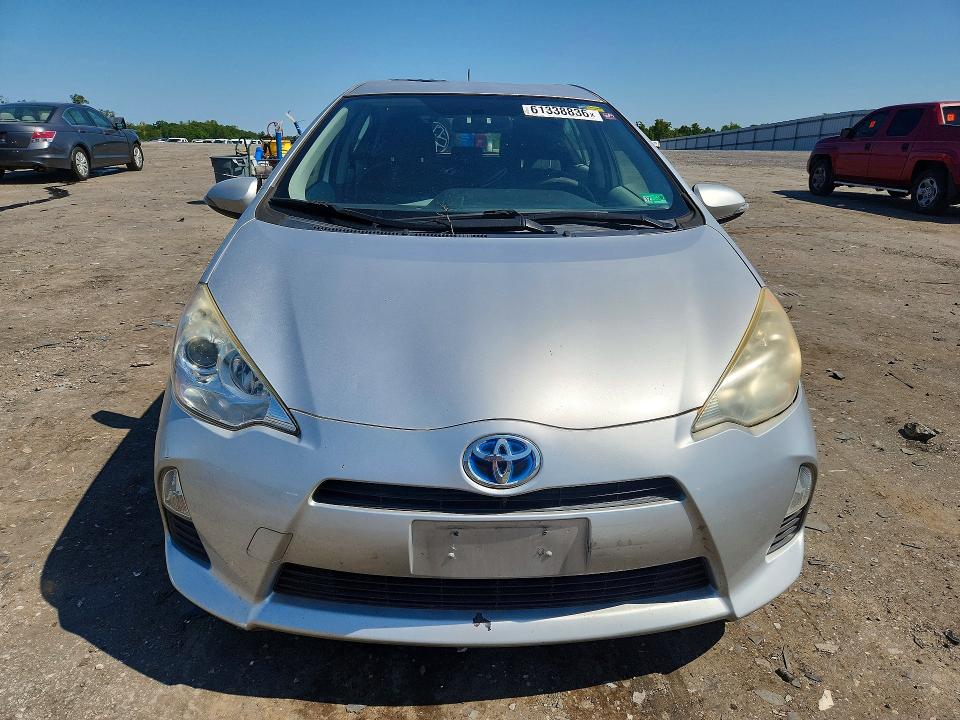 Photo 5 from auction – 2012 TOYOTA PRIUS C with VIN JTDKDTB39C1527426