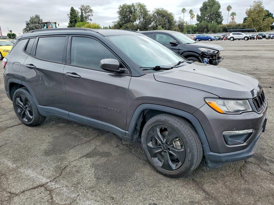 Photo 4 from auction – 2019 JEEP COMPASS with VIN 3C4NJCBB2KT762903