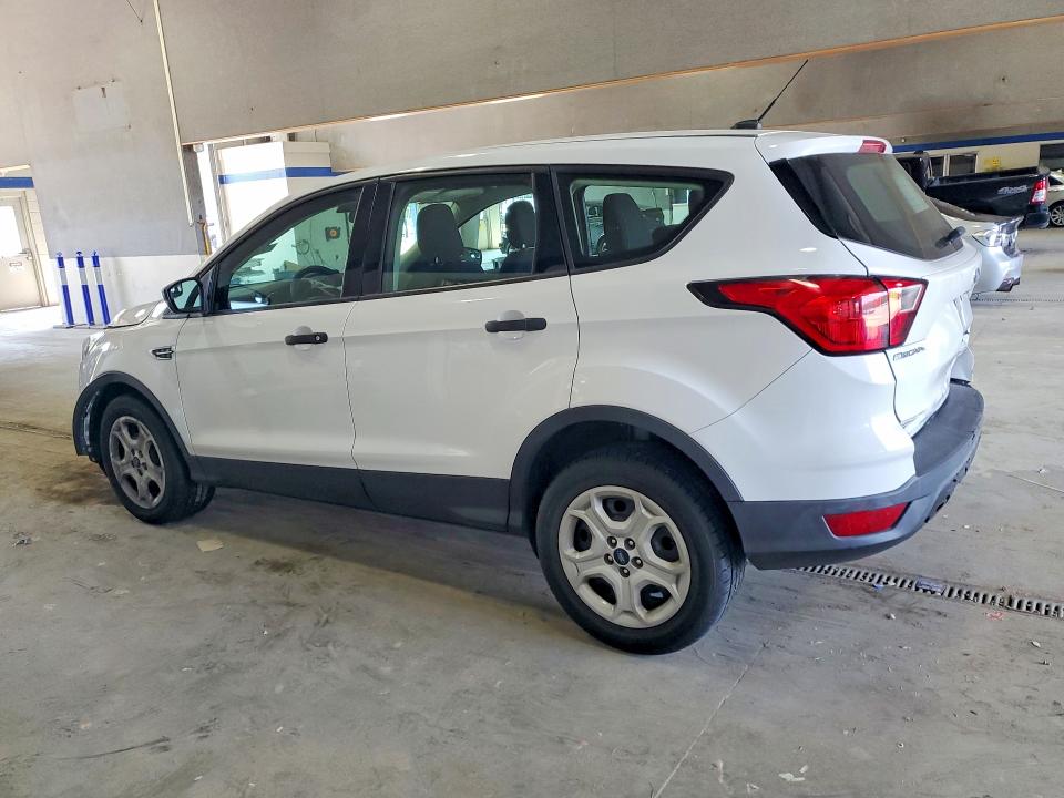 Photo 2 from auction – 2019 FORD ESCAPE with VIN 1FMCU0F77KUC47030