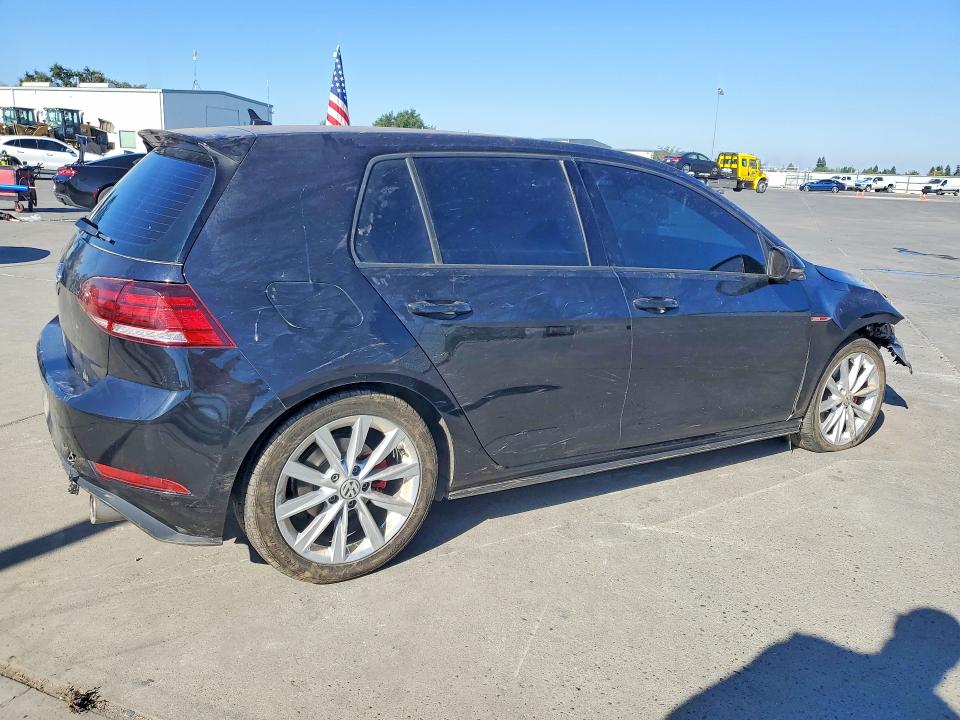 Photo 3 from auction – 2018 VOLKSWAGEN GTI with VIN 3VW447AU4JM292991