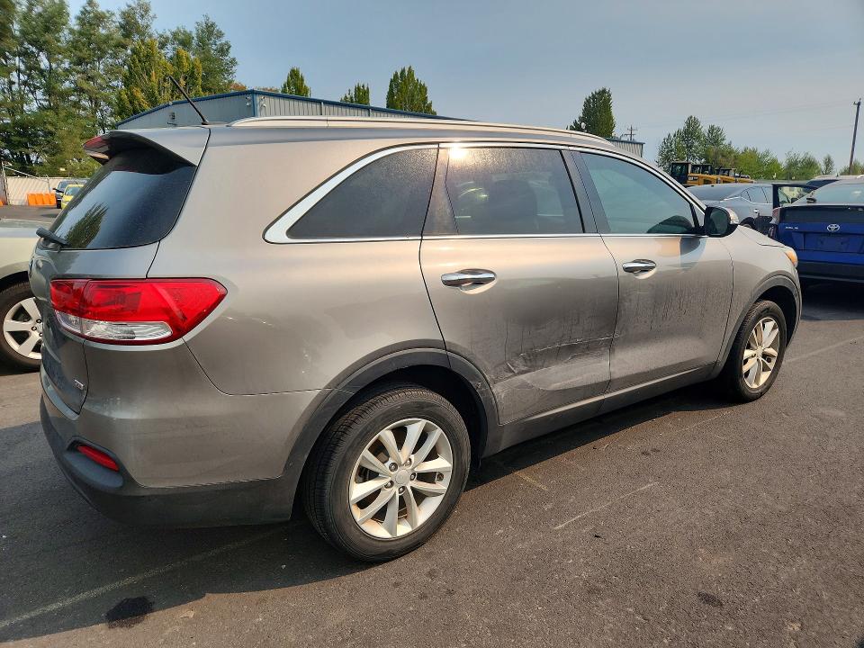 Photo 3 from auction – 2017 KIA SORENTO with VIN 5XYPG4A38HG257150