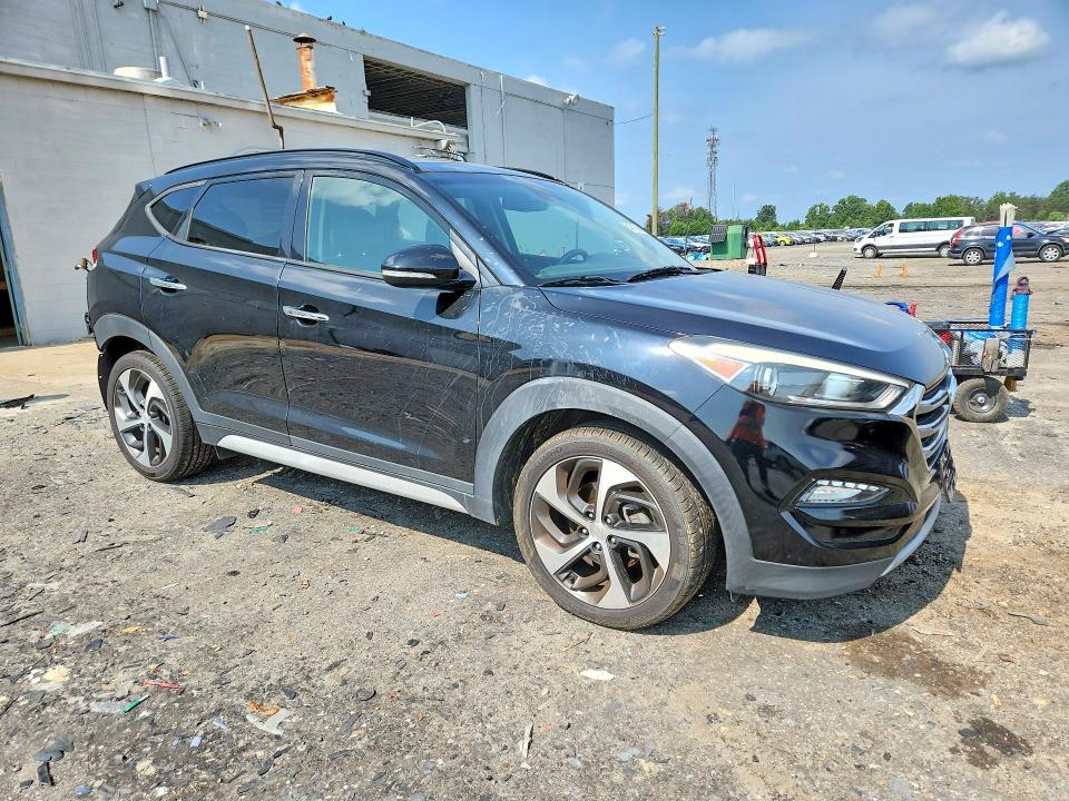 Photo 4 from auction – 2018 HYUNDAI TUCSON with VIN KM8J33A25JU747046