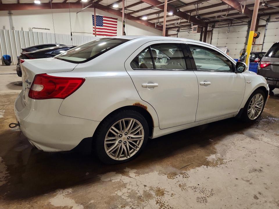 Photo 3 from auction – 2011 SUZUKI KIZASHI with VIN JS2RF9A15B6110310