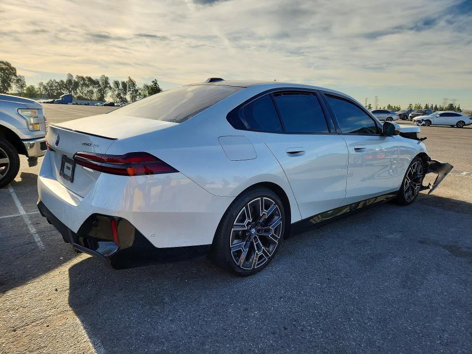 Photo 3 from auction – 2024 BMW I5 with VIN WBY33FK01RCP34984
