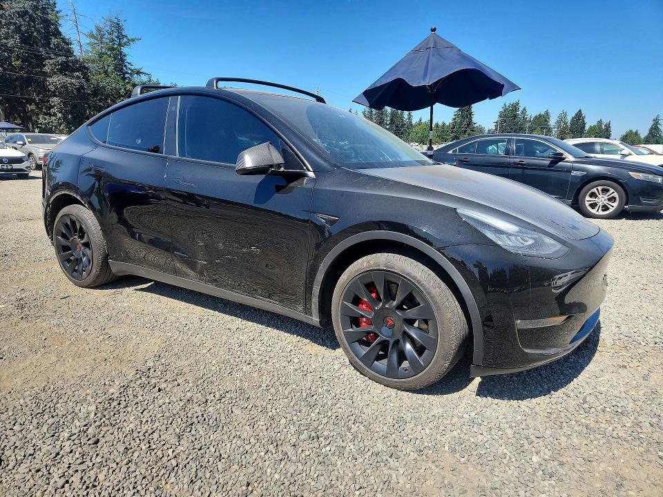 Photo 4 from auction – 2023 TESLA MODEL Y with VIN 7SAYGDEE0PA105031