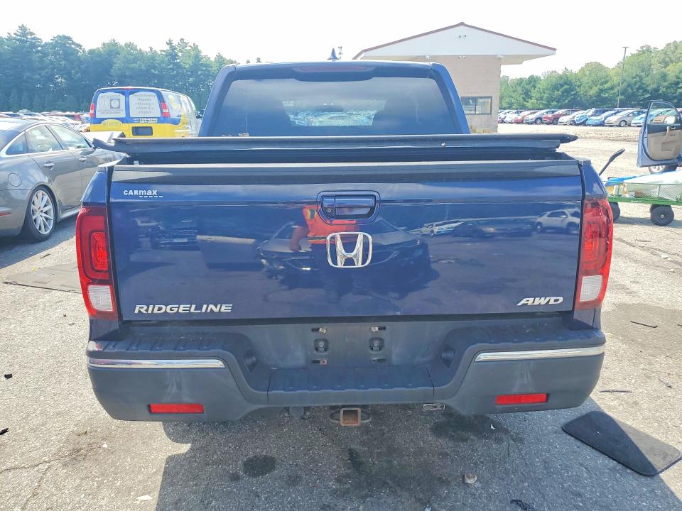 Photo 6 from auction – 2017 HONDA RIDGELINE with VIN 5FPYK3F49HB016341