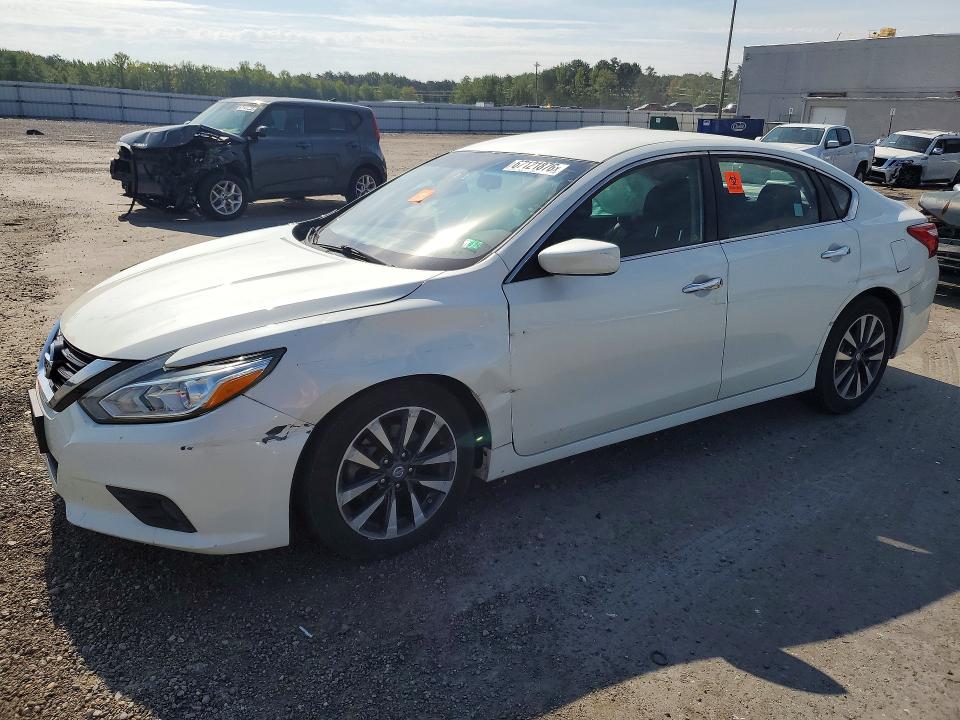 NISSAN ALTIMA 2017 with VIN 1N4AL3AP2HC193034 - Photo from auction