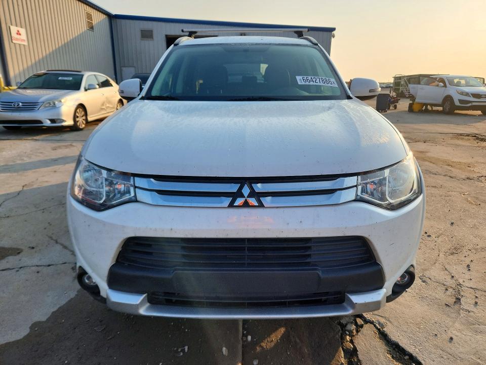 Foto 5 de la subasta – 2015 MITSUBISHI OUTLANDER con VIN JA4AD3A33FZ008658