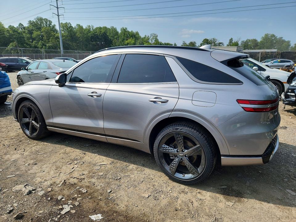 Photo 2 from auction – 2022 GENESIS GV70 with VIN KMUMADTB9NU053912
