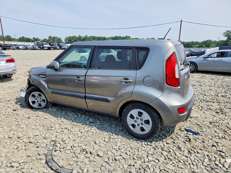 Photo 2 from auction – 2013 KIA SOUL with VIN KNDJT2A56D7615022