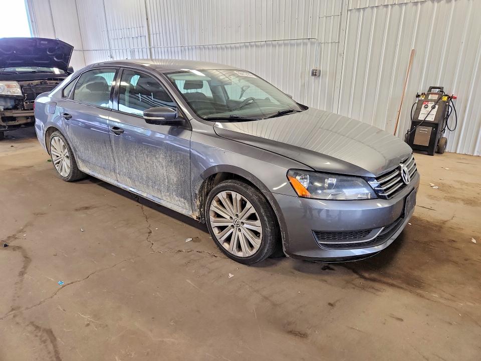 Photo 4 from auction – 2014 VOLKSWAGEN PASSAT with VIN 1VWAP7A31EC025543