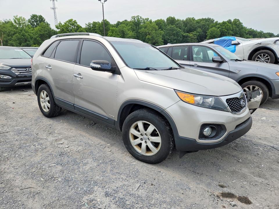 Photo 4 from auction – 2013 KIA SORENTO with VIN 5XYKTDA67DG373692