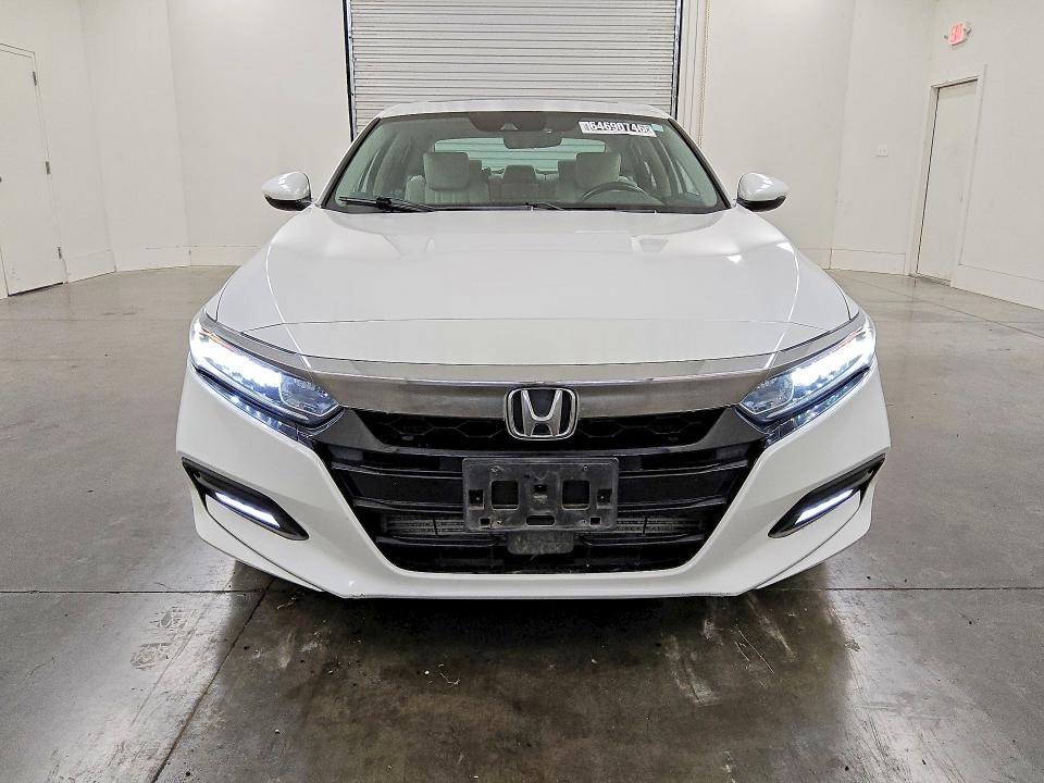 Photo 5 from auction – 2018 HONDA ACCORD with VIN 1HGCV1F55JA012147