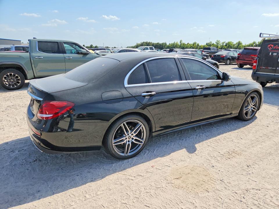 Photo 3 from auction – 2018 MERCEDES-BENZ E with VIN WDDZF4JB6JA407917