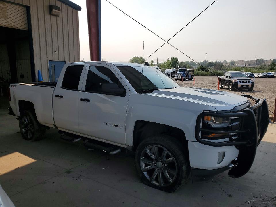 Photo 4 from auction – 2017 CHEVROLET SILVERADO with VIN 1GCVKREC1HZ324699