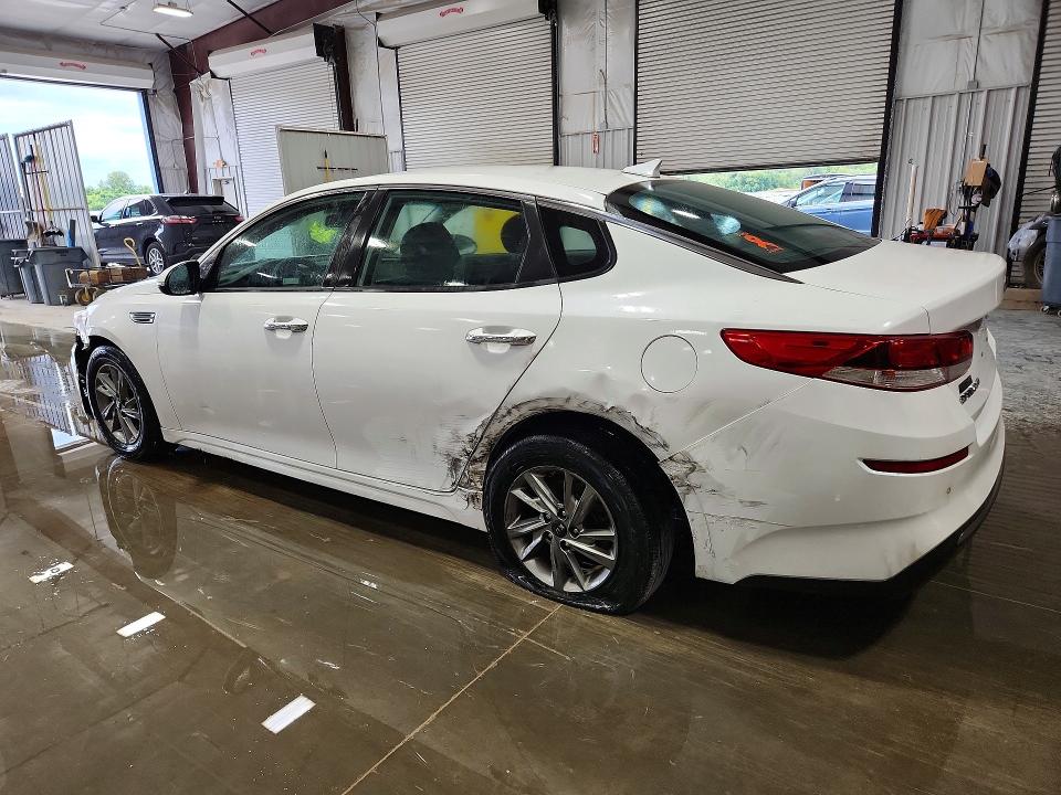Photo 2 from auction – 2019 KIA OPTIMA with VIN 5XXGT4L38KG325595