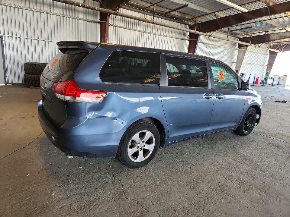 Photo 3 from auction – 2014 TOYOTA SIENNA with VIN 5TDKK3DC1ES498920