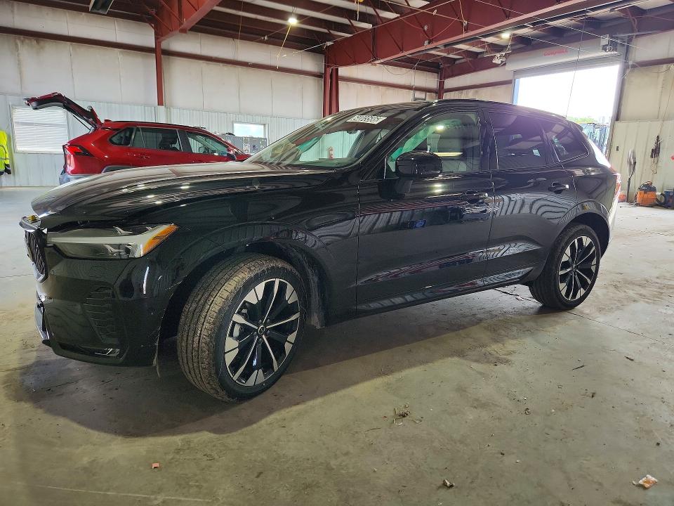 VOLVO XC60 2026 with VIN YV4M12RC7T1471937 - Photo from auction