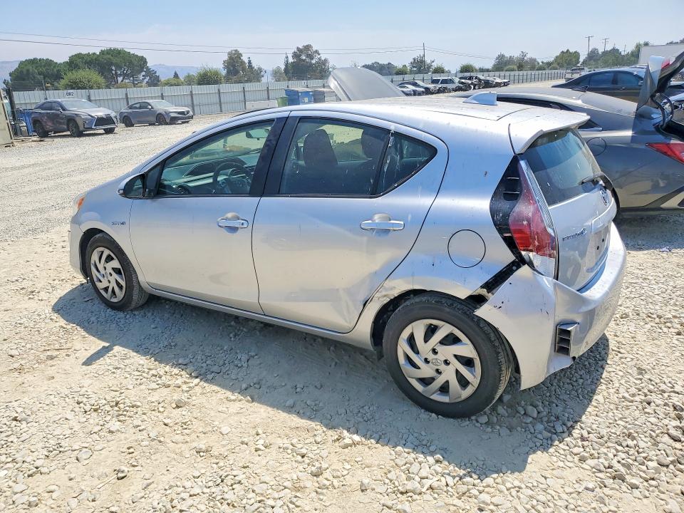 Photo 2 from auction – 2015 TOYOTA PRIUS C with VIN JTDKDTB31F1095032