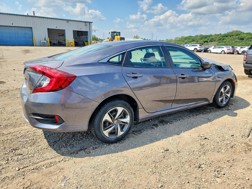 Photo 3 from auction – 2019 HONDA CIVIC with VIN 19XFC2F67KE024590