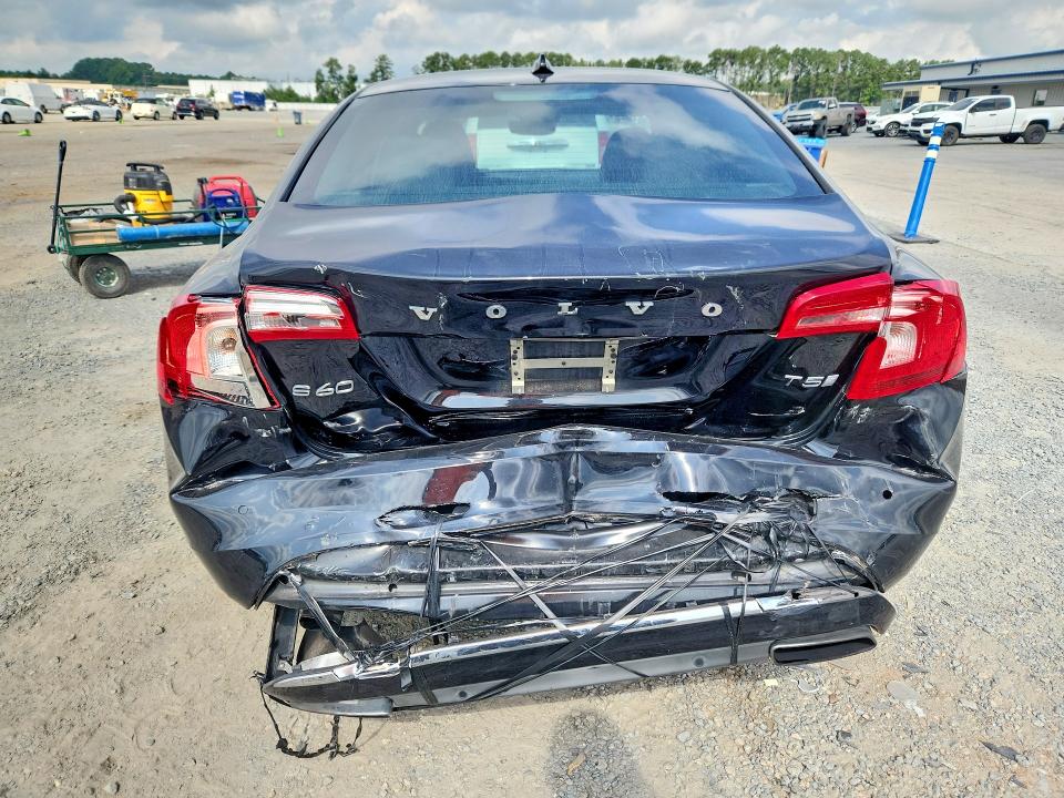 Photo 6 from auction – 2016 VOLVO S60 with VIN LYV402FK3GB092921