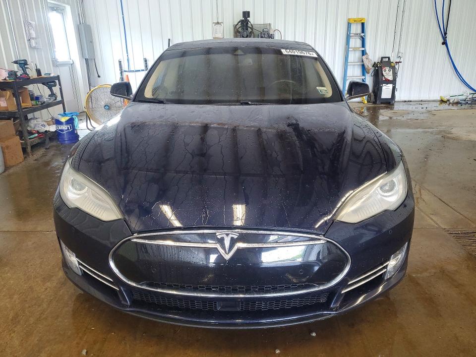 Photo 5 from auction – 2015 TESLA MODEL S with VIN 5YJSA1H20FF081593