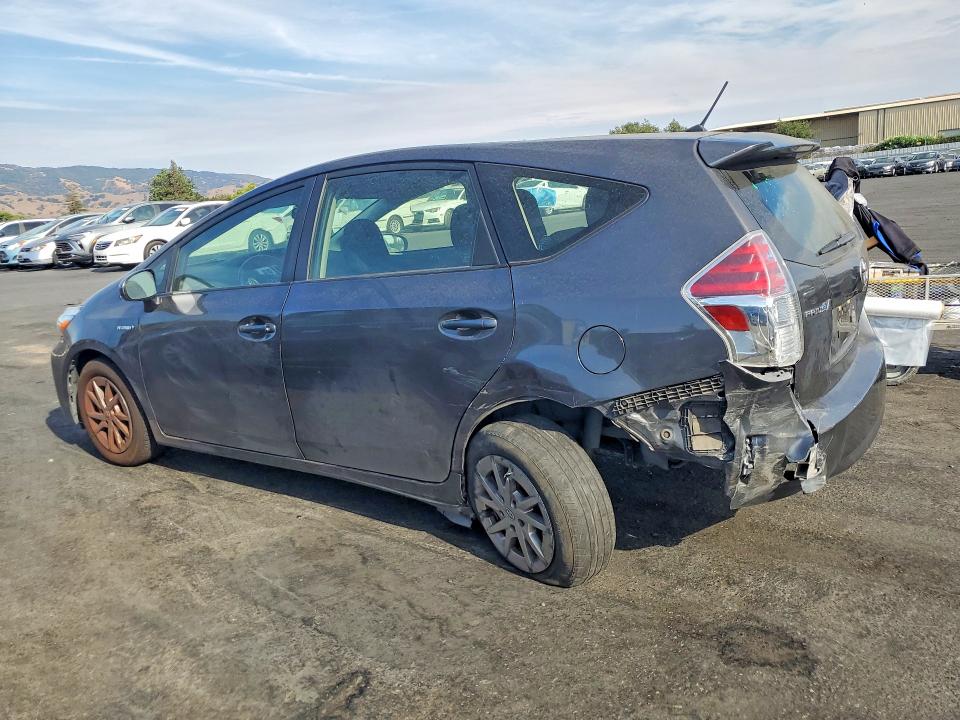 Photo 2 from auction – 2016 TOYOTA PRIUS V with VIN JTDZN3EU5GJ052721