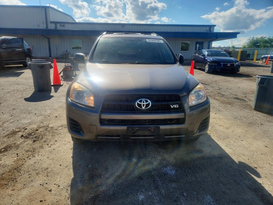 Photo 5 from auction – 2011 TOYOTA RAV4 with VIN JTMBK4DVXB5101679