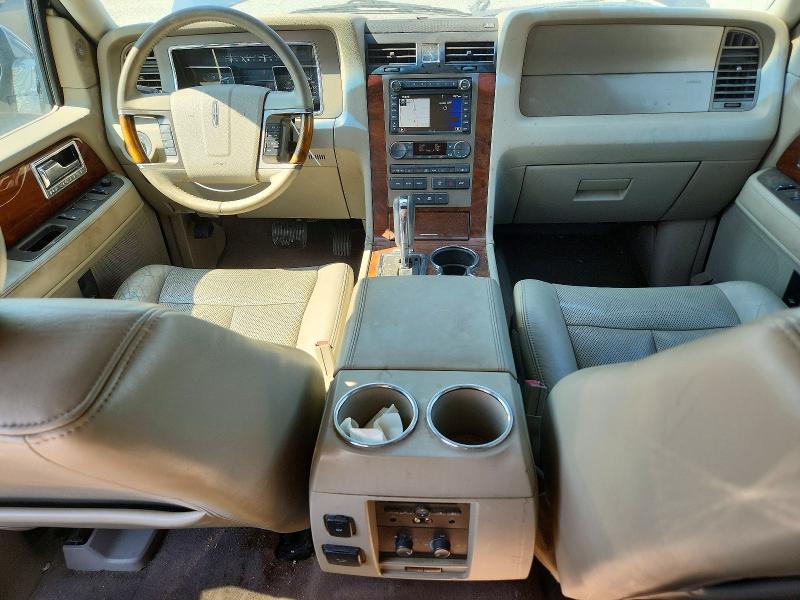 Photo 8 from auction – 2013 LINCOLN NAVIGATOR with VIN 5LMJJ2J54DEL03226