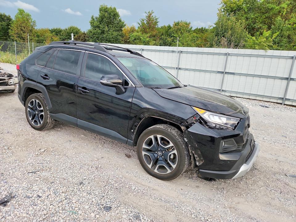 Photo 4 from auction – 2019 TOYOTA RAV4 with VIN 2T3J1RFVXKW006167