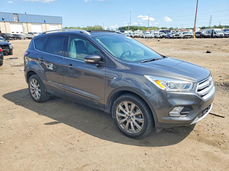 Foto 4 de la subasta – 2017 FORD ESCAPE con VIN 1FMCU9J98HUB78502