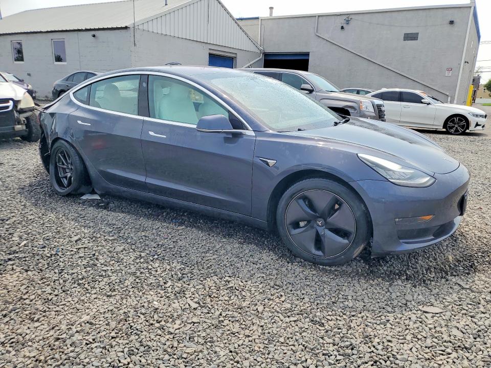 Photo 4 from auction – 2018 TESLA MODEL 3 with VIN 5YJ3E1EAXJF155583