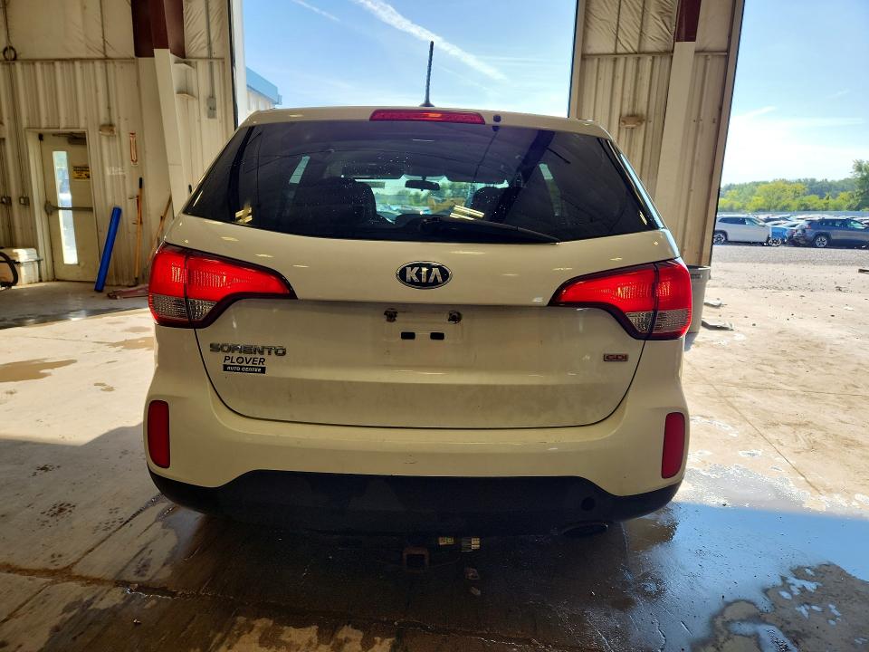 Photo 6 from auction – 2015 KIA SORENTO with VIN 5XYKT3A62FG562652