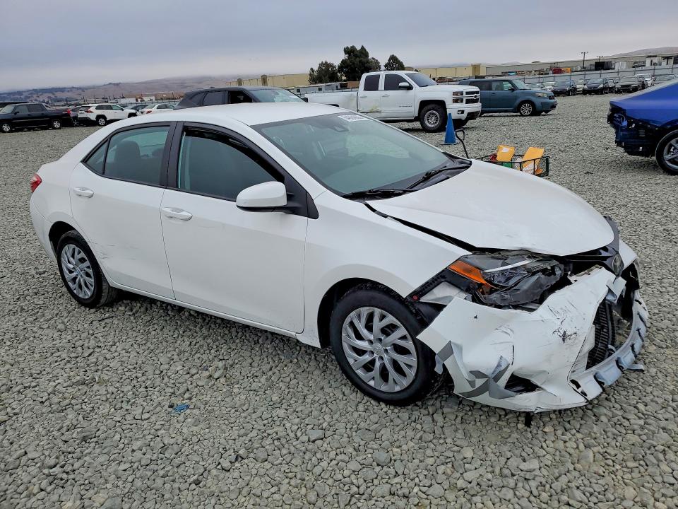 Photo 4 from auction – 2017 TOYOTA COROLLA with VIN 5YFBURHE4HP683906