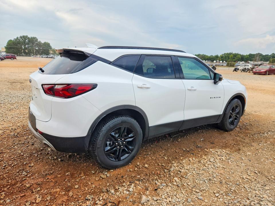 Photo 3 from auction – 2022 CHEVROLET BLAZER with VIN 3GNKBJRS1NS139235