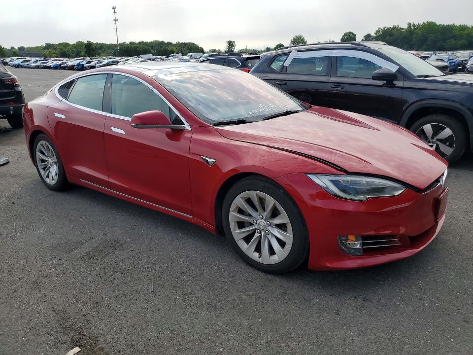 Foto 4 de la subasta – 2016 TESLA MODEL S con VIN 5YJSA1E23GF168300