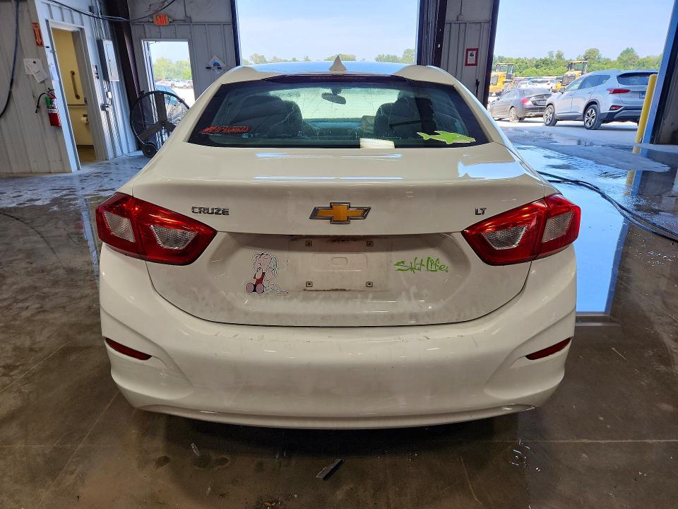 Photo 6 from auction – 2017 CHEVROLET CRUZE with VIN 1G1BE5SM8H7246796